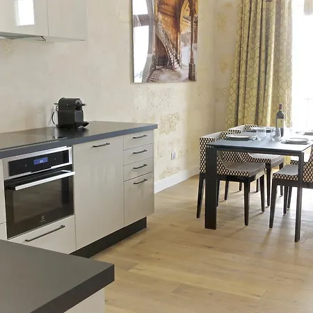 Luxe Apartment *