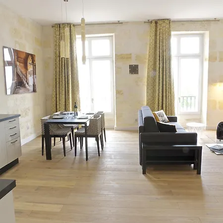 Luxe Apartment Bordeaux